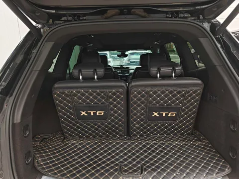 Cadillac XT6