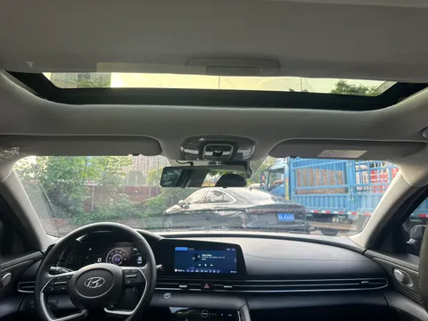 Hyundai Elantra (Avante)
