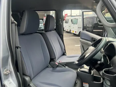 Mitsubishi Minicab Van