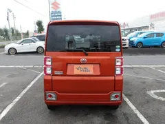 Toyota Pixis Mega