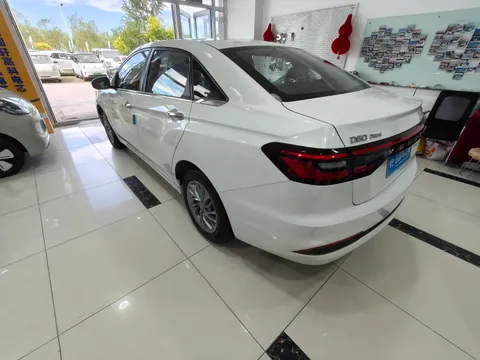 Venucia D60