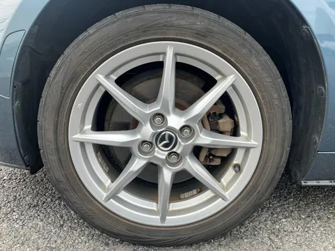 Mazda MX-5 (Roadster)