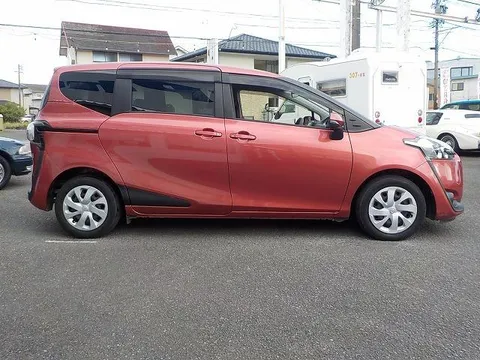 Toyota Sienta