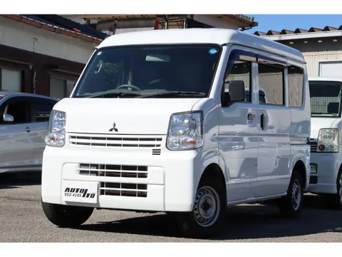 Mitsubishi Minicab Van