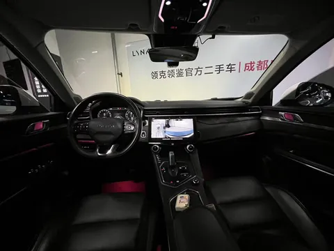 Lynk & Co 01