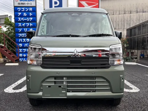 Mitsubishi Minicab Van