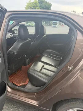 Peugeot 301