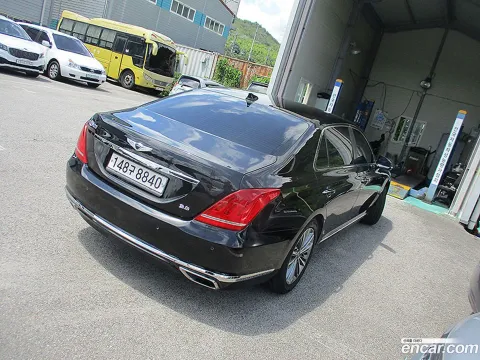 Genesis G90 (EQ900)