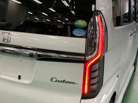 Honda N-BOX Custom