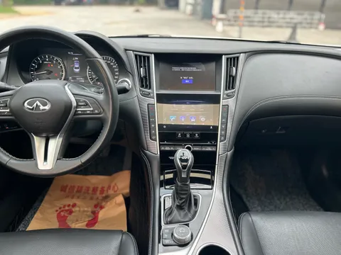 Infiniti Q50L