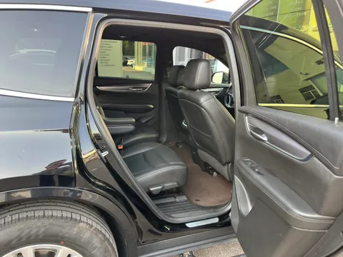 Cadillac XT6