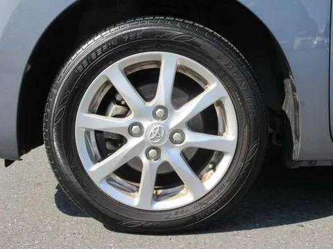 Toyota Pixis Mega