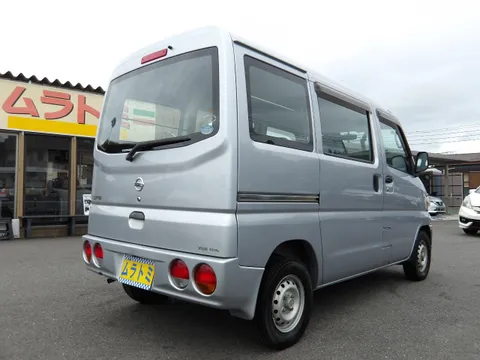 Nissan Clipper Van