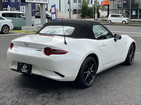Mazda MX-5 (Roadster)