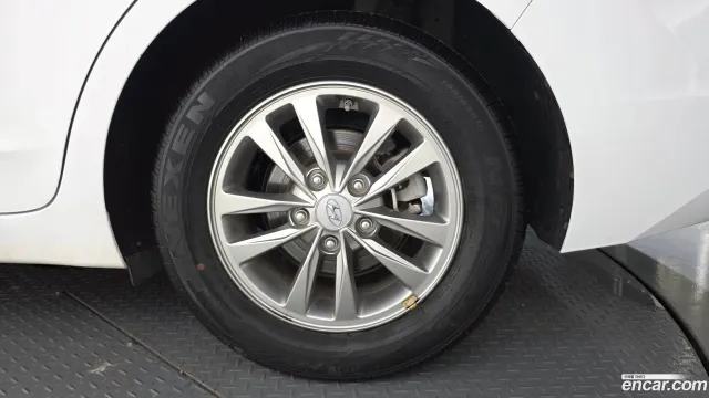 Hyundai Elantra (Avante)