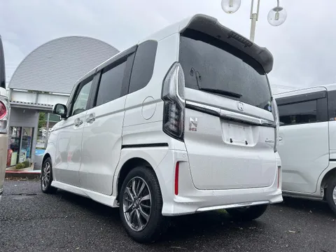 Honda N-BOX Custom