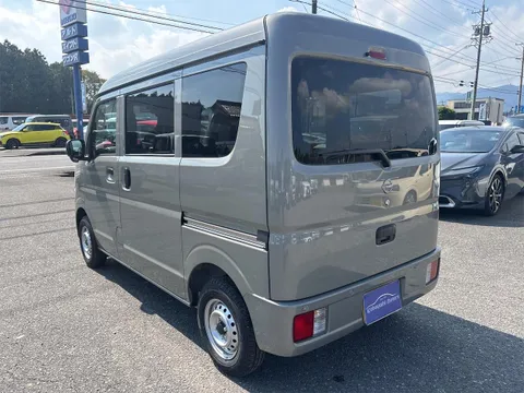 Nissan Clipper Van