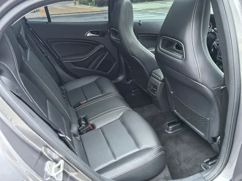 Mercedes-Benz Mercedes-Benz GLA