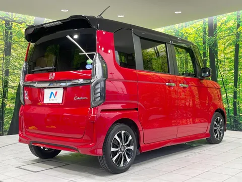 Honda N-BOX Custom