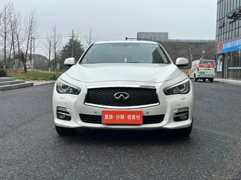 Infiniti Q50L