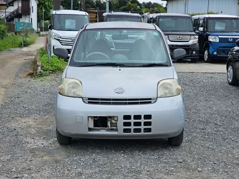 Daihatsu Esse