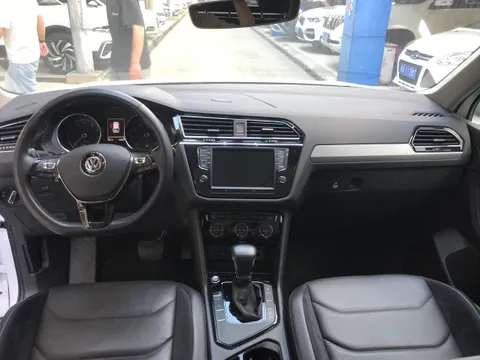 Volkswagen Tiguan L