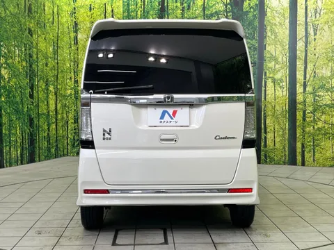 Honda N-BOX Custom