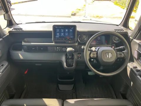 Honda N-BOX Custom