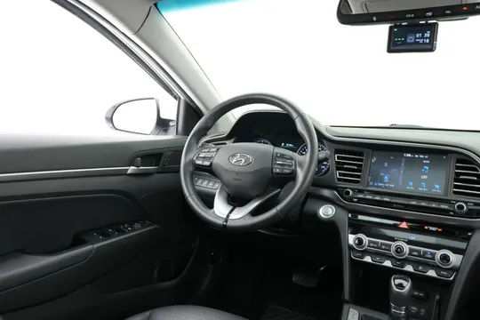 Hyundai Elantra (Avante)
