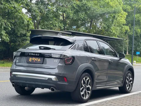 Lynk & Co 02