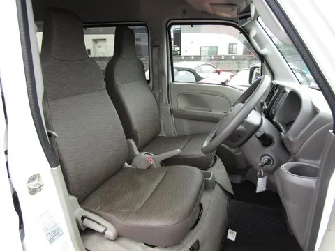 Nissan Clipper