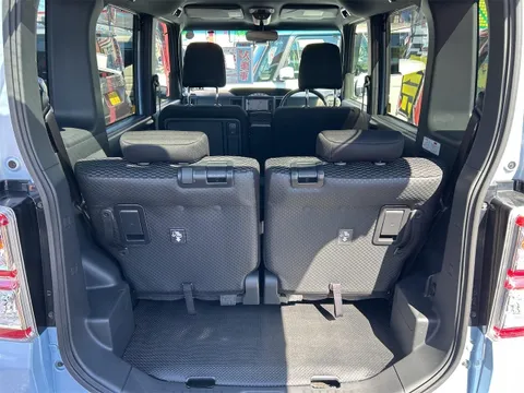 Toyota Pixis Mega