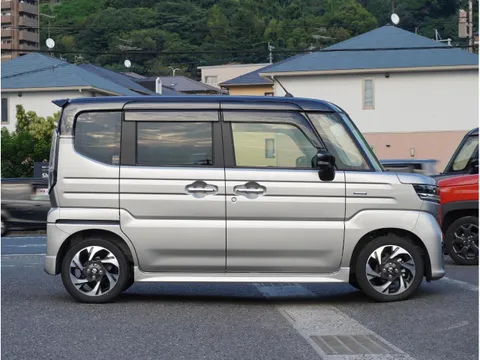 Suzuki Spacia Custom