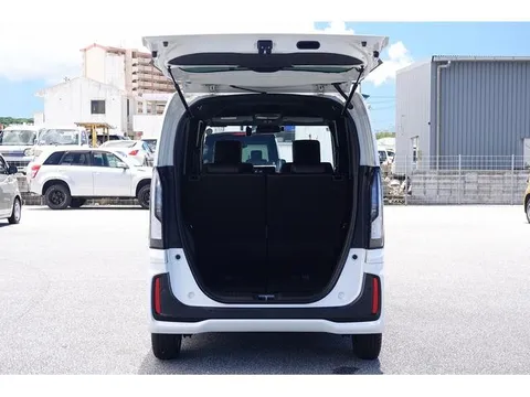 Honda N-BOX Custom