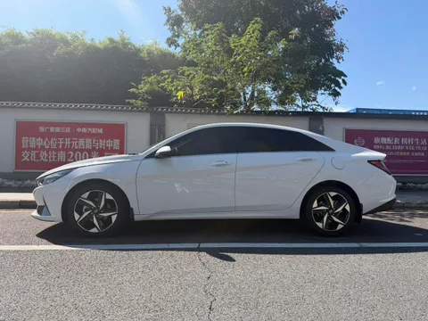 Hyundai Elantra (Avante)