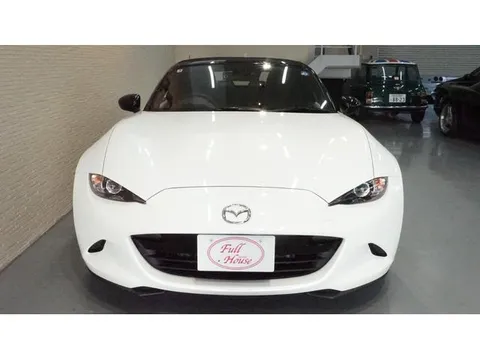 Mazda MX-5 (Roadster)