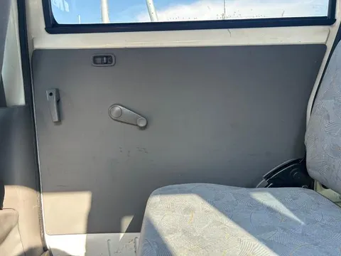 Nissan Clipper Van