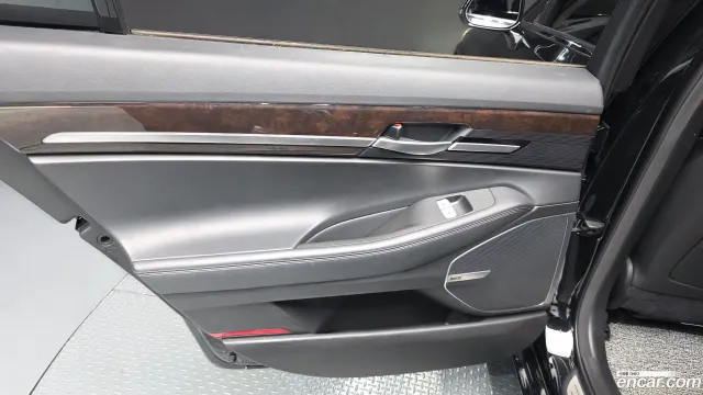 Genesis G90 (EQ900)