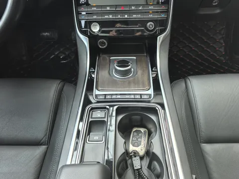 Jaguar XFL