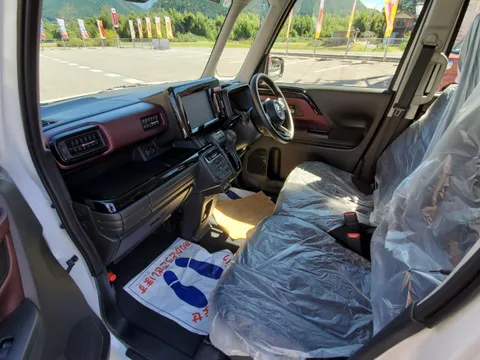 Suzuki Spacia Custom