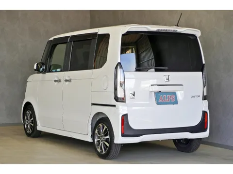 Honda N-BOX Custom