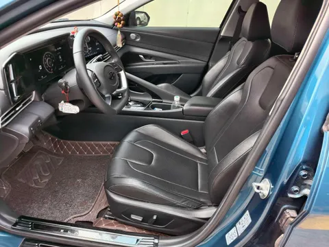 Hyundai Elantra (Avante)