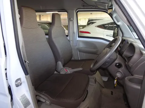 Mitsubishi Minicab Van