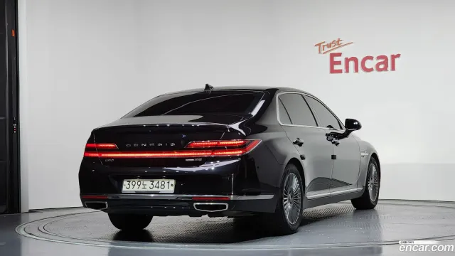 Genesis G90