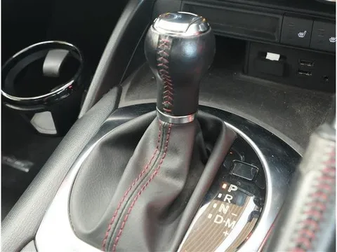 Mazda MX-5 (Roadster)