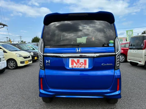 Honda N-BOX Custom