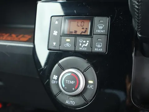 Toyota Pixis Mega