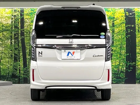 Honda N-BOX Custom