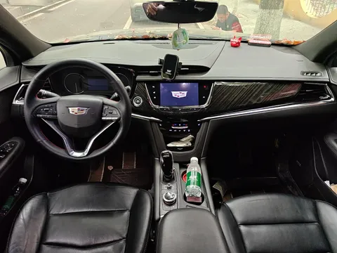 Cadillac XT6