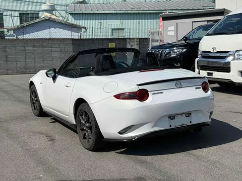 Mazda MX-5 (Roadster)